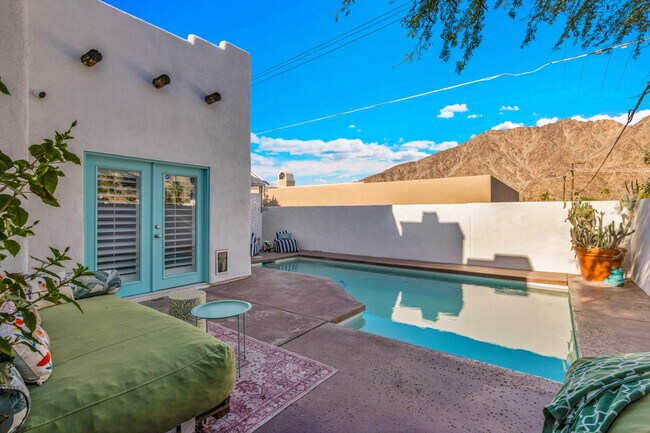 Building Photo - 53980 Avenida Mendoza