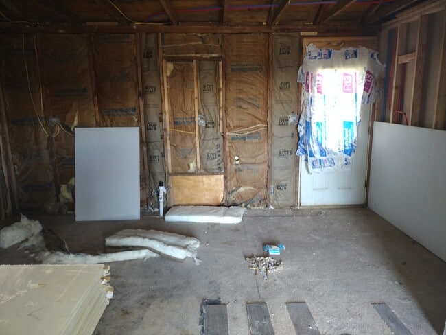 Building Photo - 506 S 4th St