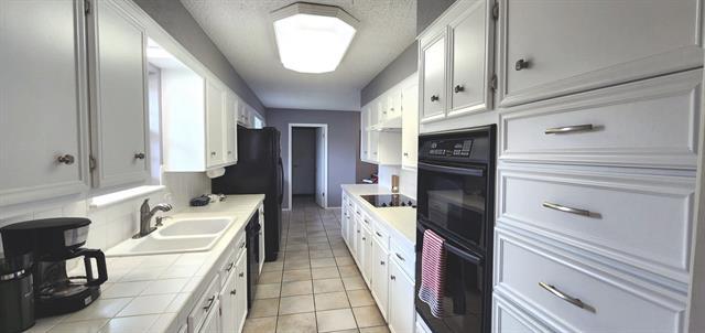 Building Photo - 2418 Helena Cir