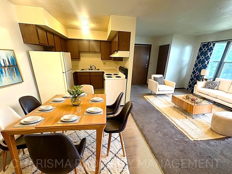 Building Photo - 513 N Main Ave