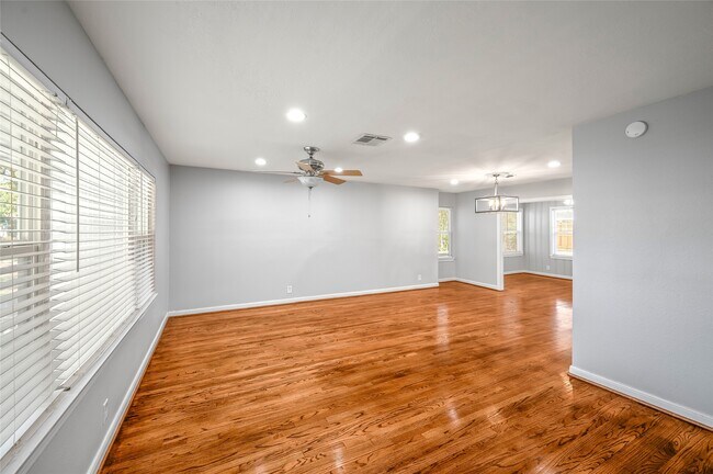 Building Photo - 8527 Greenbush St