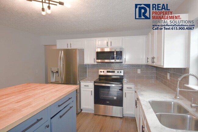 Building Photo - Adorable fenced in 3 bd 2 ba home in Murfr...