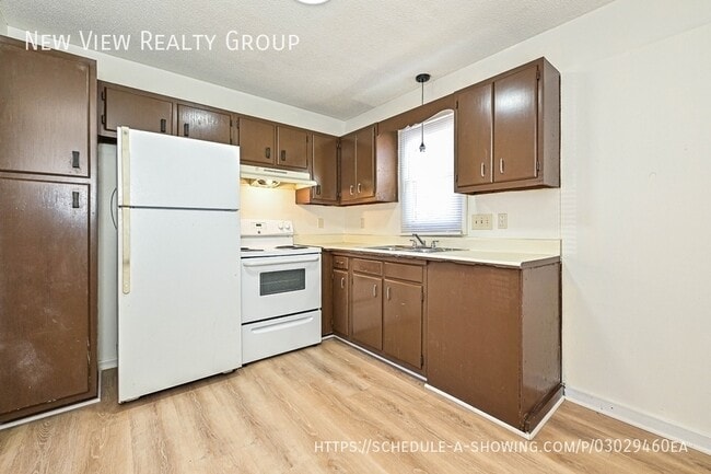 Building Photo - 268 Church St NE