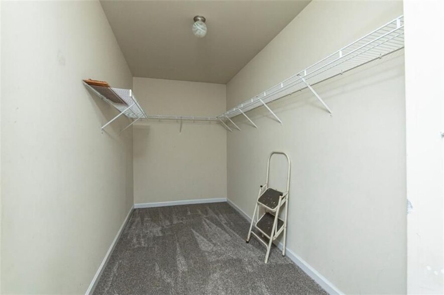 Building Photo - 310 Sugarberry Ln