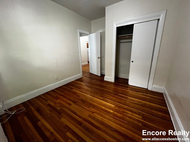 Building Photo - 33 Lancaster Terrace