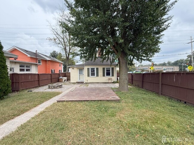 Building Photo - 861 Georges Rd