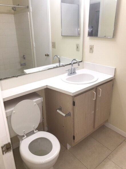 Building Photo - 709 Secret Harbor Ln