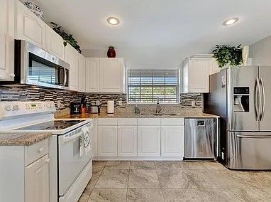 Building Photo - 2916 Woodcrest Dr