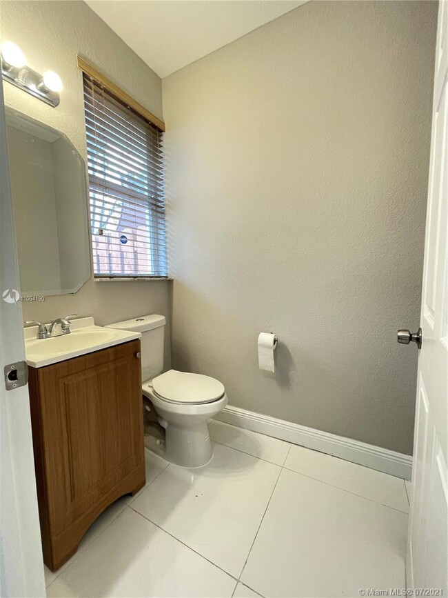 Building Photo - 6524 Hidden Cove Dr