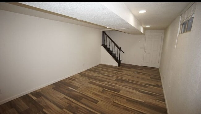 Building Photo - 6252 S Ash Cir W