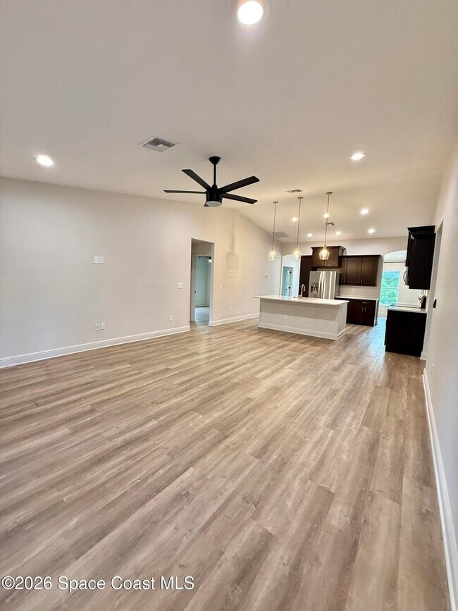 Building Photo - 4255 US-1