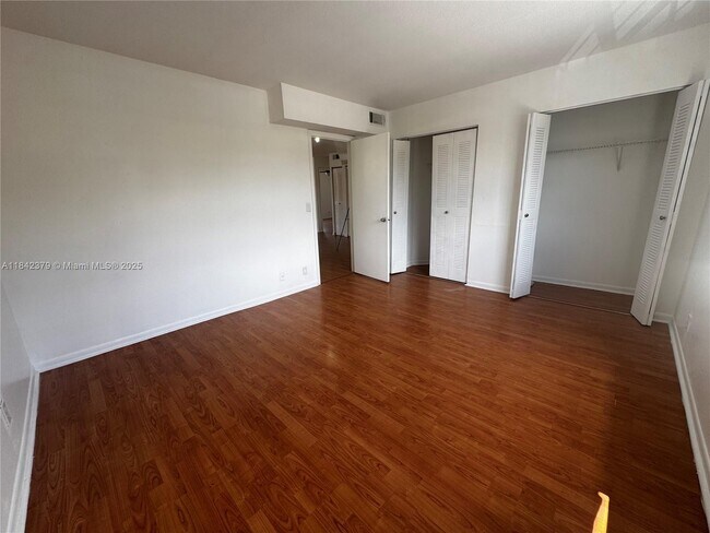 Building Photo - 334 SW 86th Ave