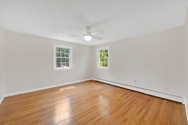 Building Photo - 36 Westmoreland Dr