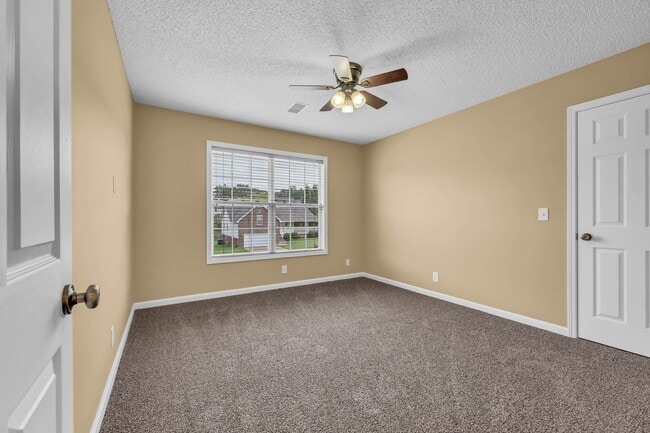 Building Photo - 3332 Victoria Ct