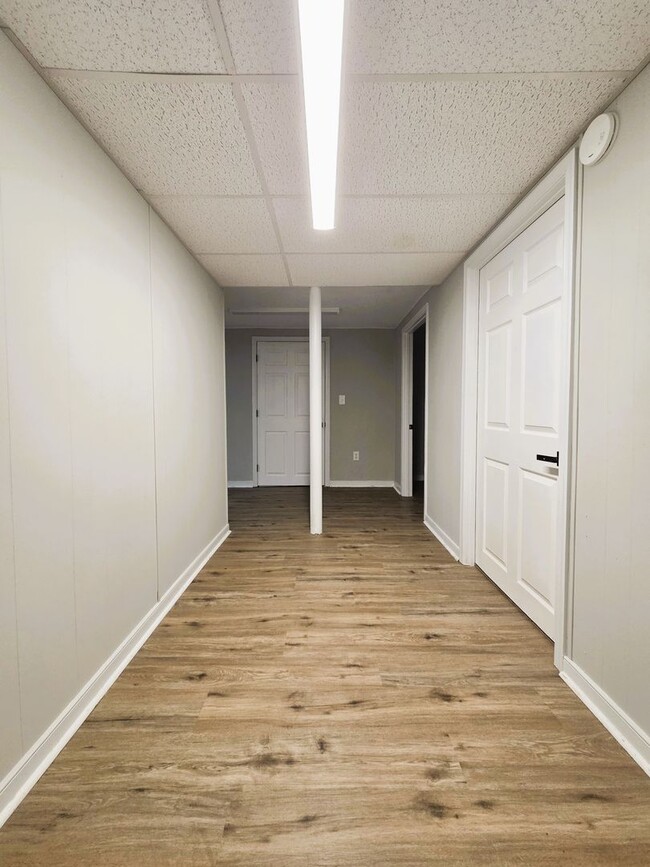 Building Photo - Remodeled ranch on large serene lot in Amelia County.