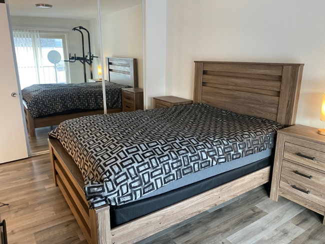 Building Photo - 2225 S Jasmine St