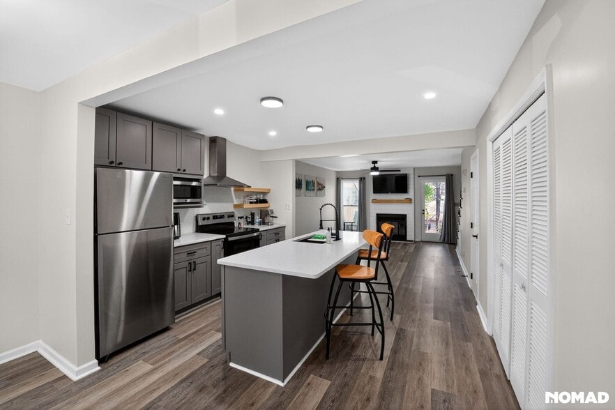 Building Photo - 533 Oak Run Dr