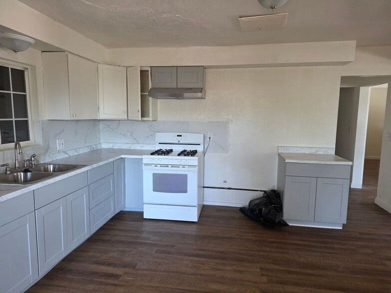 Building Photo - 9217 Beech Ave