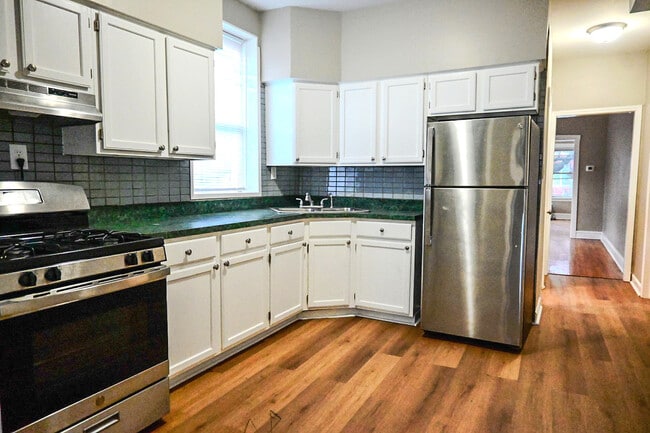 Building Photo - 5527 W Potomac Ave