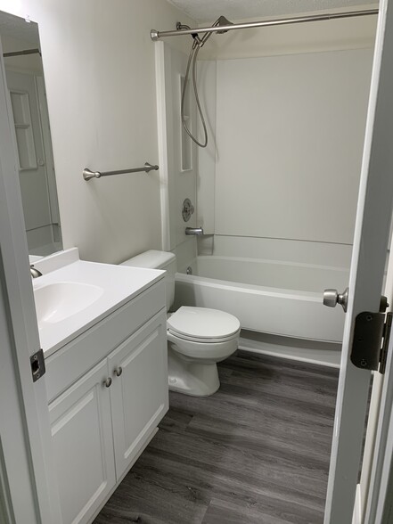 Building Photo - 5815 Whitfield Ct