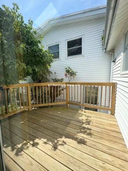 Building Photo - 55 Esty Farm Rd