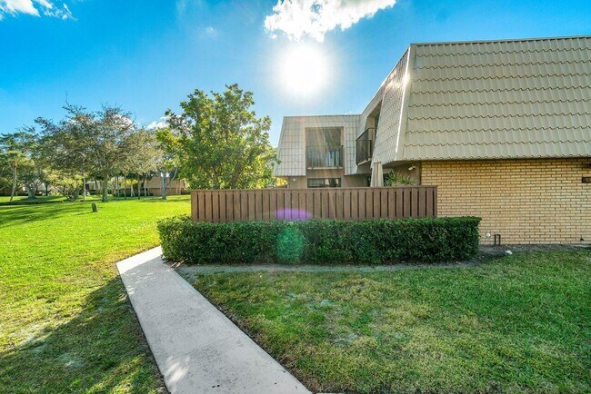 Building Photo - 5823 58th Way