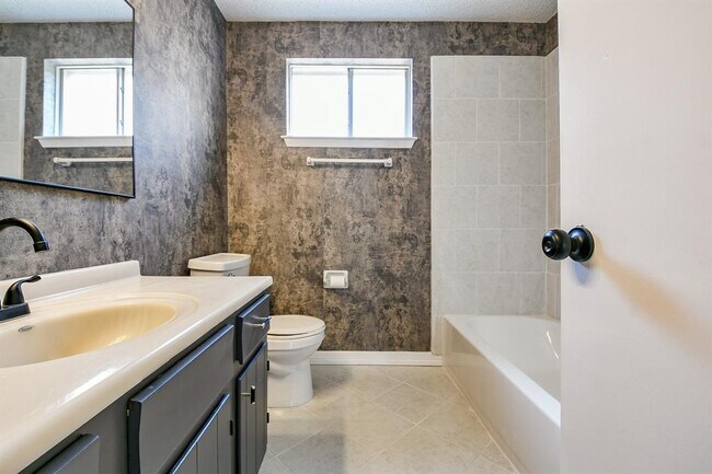Building Photo - 23938 Spring Mill Ln