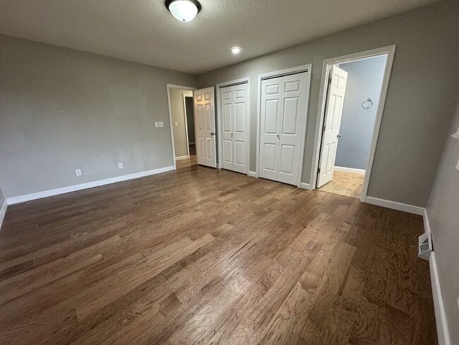 Building Photo - “Spread Out!” — 3 Bed Home with Sun Room + Multiple Living Spaces