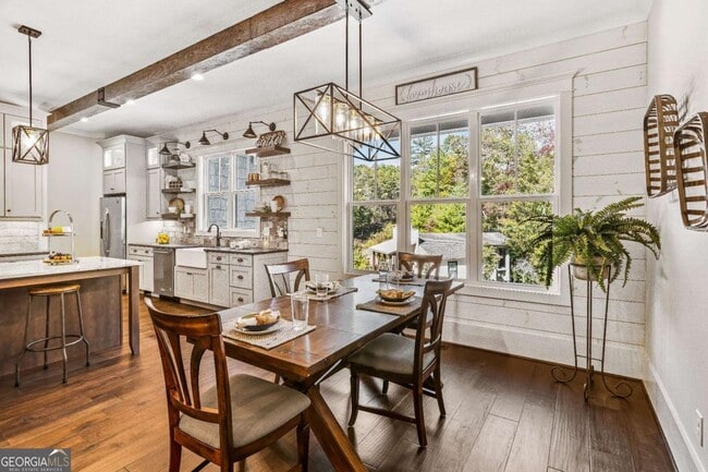 Building Photo - 6 Whisper Pl