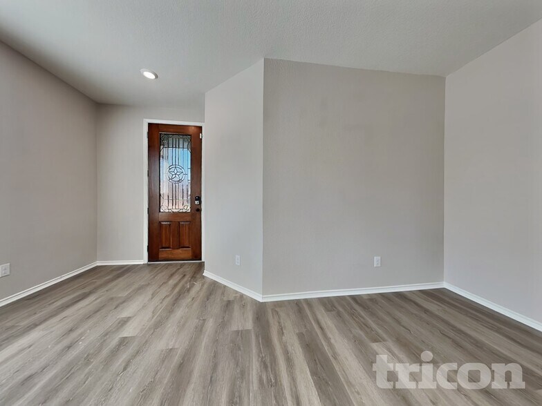 Building Photo - 13725 Vigilance St