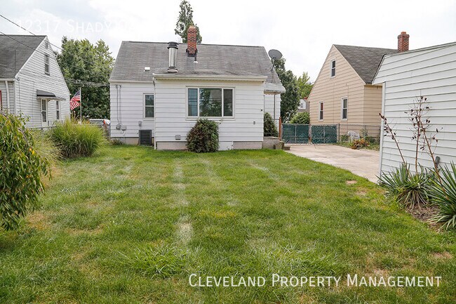 Building Photo - Updated Garfield Hts Bungalow