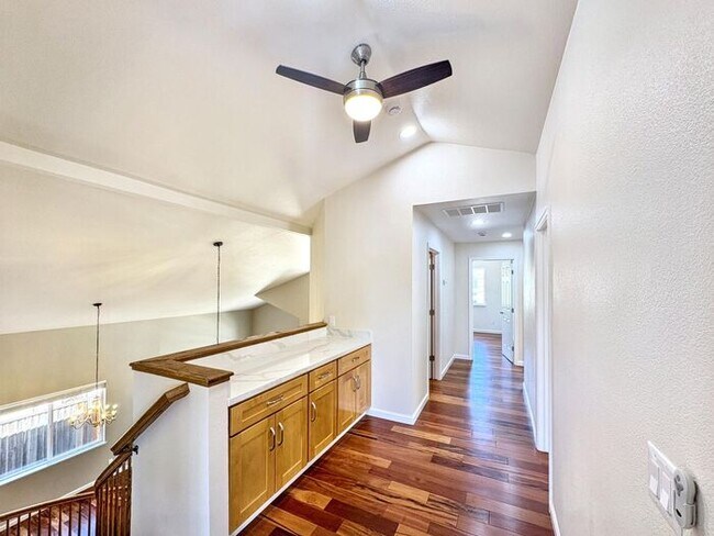 Building Photo - 1905 Paradise Peak Ct