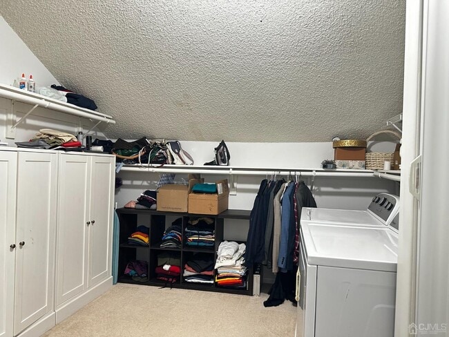 Building Photo - 107 Thoreau Dr