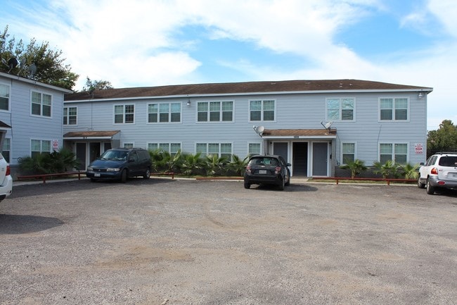 Building Photo - 3008-3014 Truxillo St