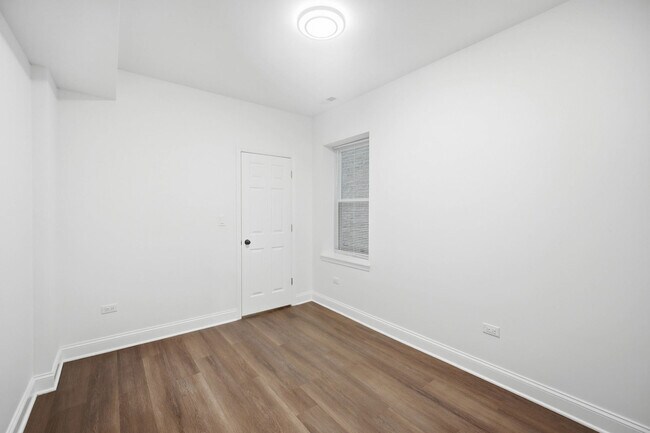 Building Photo - 1942 Elmwood Ave