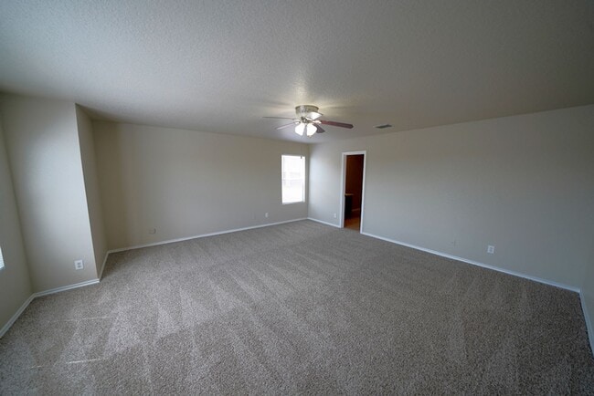Building Photo - Charming 4-Bedroom, 2.5-Bathroom Home in C...