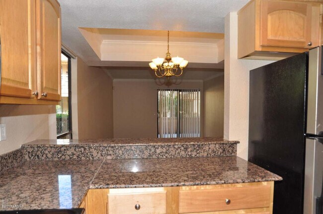 Building Photo - Charming 2 bed 2 bath gated Condo near Bell Road and 35th Ave++Pool++Fitness