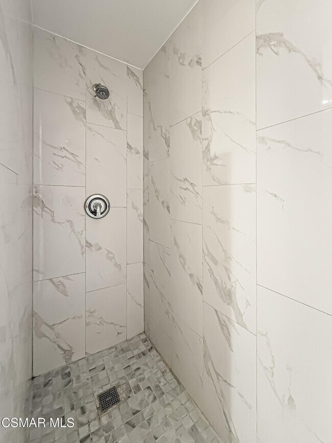 Building Photo - 2561 Heywood St