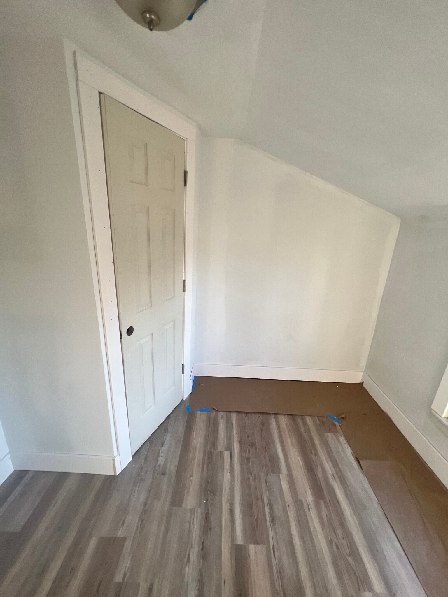 Room 1 - 103 Walnut St