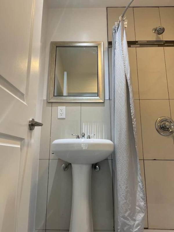 Building Photo - 14836 Archwood St