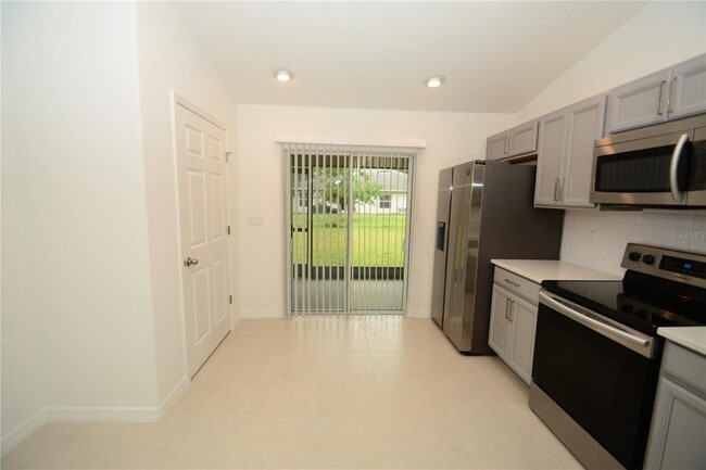 Building Photo - 14 Unimay Ct