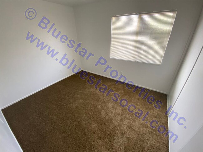 Building Photo - JUST LISTED!!!