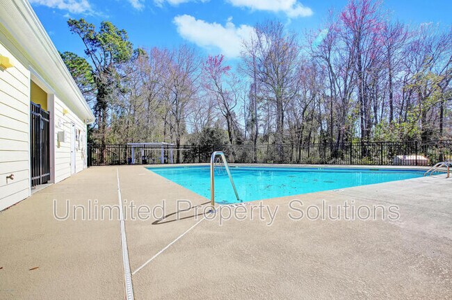 Building Photo - 5010 Hunters Trail