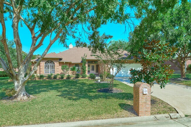 Building Photo - 121 April Waters Dr N