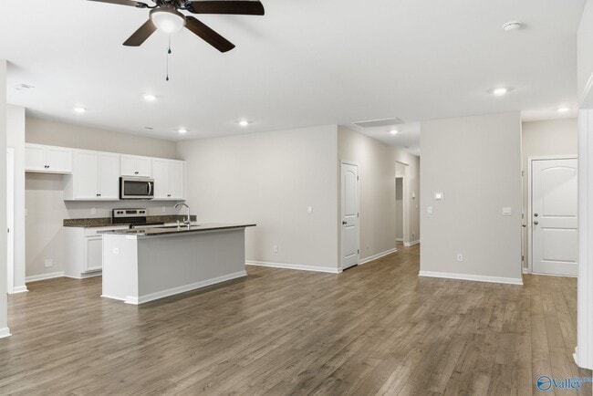 Building Photo - 102 Derbyshire Dr