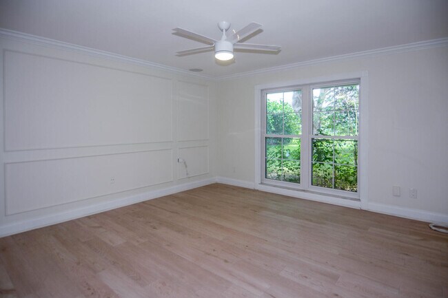 Building Photo - 3301 Embassy Dr