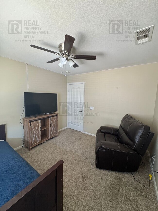 Building Photo - Resort-Style Living in Spencer’s Crossing ...