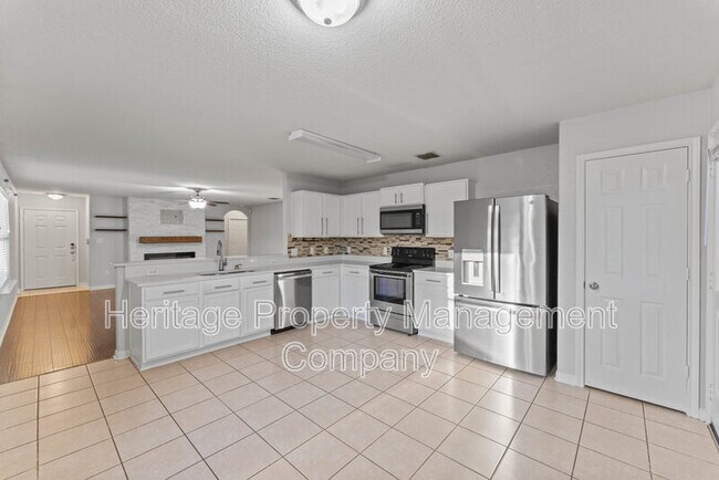 Building Photo - 10926 Acorn Canyon