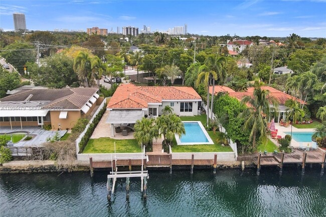 Building Photo - 12478 N Bayshore Dr