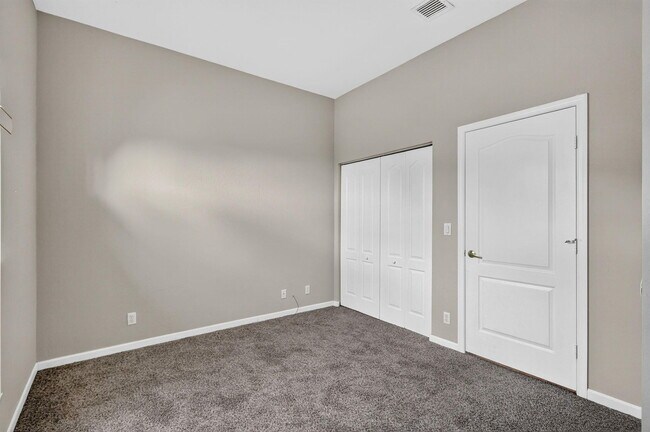Building Photo - 6305 Spring Lake Terrace